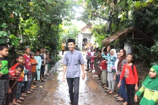 Darmawan Denassa bersama Kelas Komunitas Rumah Hijau Denassa (RHD) siap menyambut peserta BSBI di Gowa