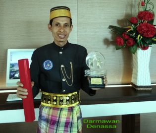 RHD. Darmawan Denassa, Pendiri Rumah Hijau Denassa menerima Anugrah PAUD 2017