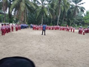 Bang Denassa di Tengah Siswa-Siswi Nahdatul Muslimin Memimpin Pelaksanaan Outing Class (06.09.2018)