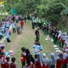 RHD. Peserta Field Trip Sekolah Islam Al Azhar 34 Makassar di Pelataran Karannuang Rumah Hijau Denassa (20.10.2016)