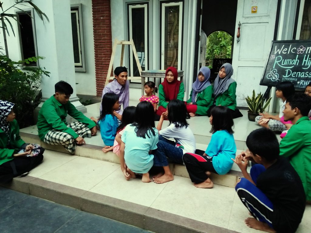 RHD. Kunjungan KKN UIN Alauddin Makassar ke Rumah Hijau Denassa (02.01.2017)