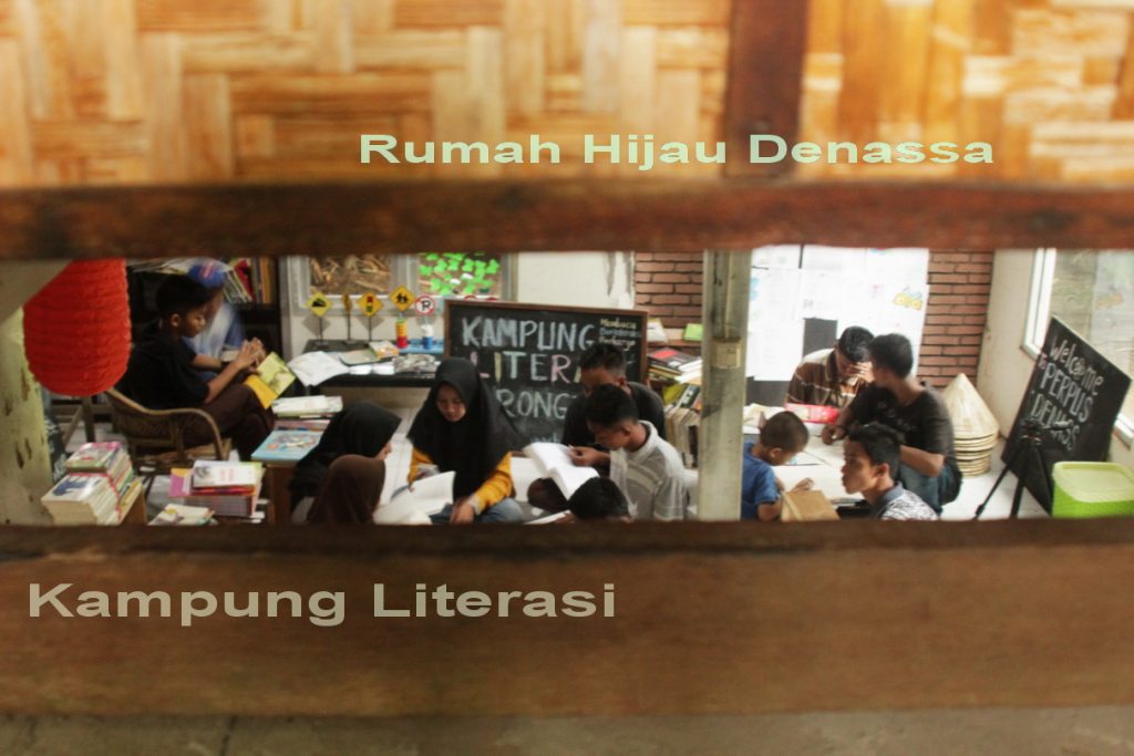 RHD. Pengunjung Kampung Literasi Borongtala di Bulan Ramadhan 1438 H