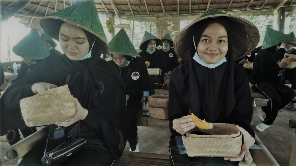 RHD. Kunjungan Kelas C Peserta MK Intensive Tour Poltekpar Makassar di Sawahku (05.12.2020)