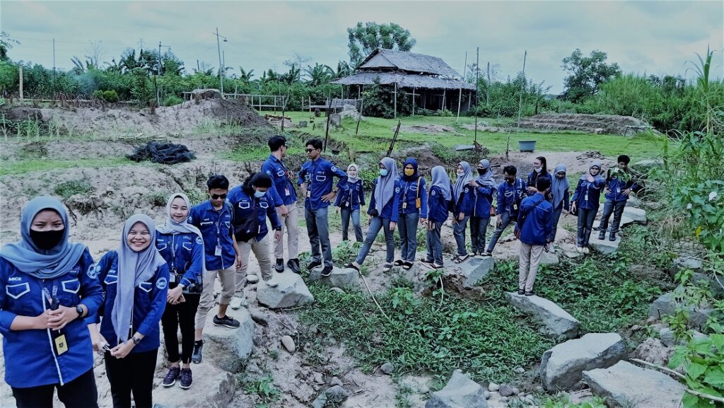 RHD. Mahasiswa Poltekpar Makassar di Sawahku, saat Cek Lokasi Kegiatan (19.11.2020)