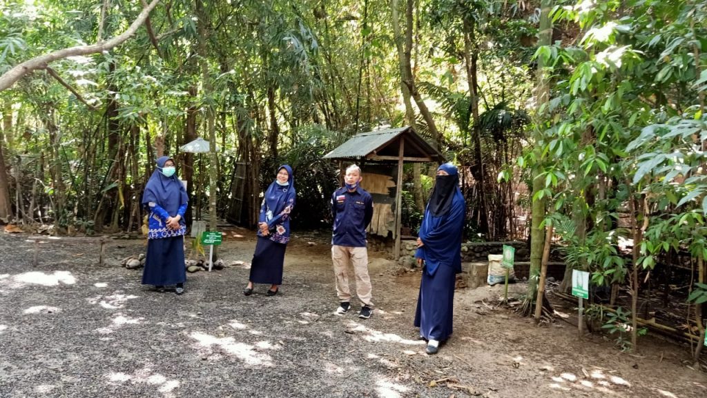 RHD. Staf DLH Gowa di Pelataran Karannuang (11.06.2021)