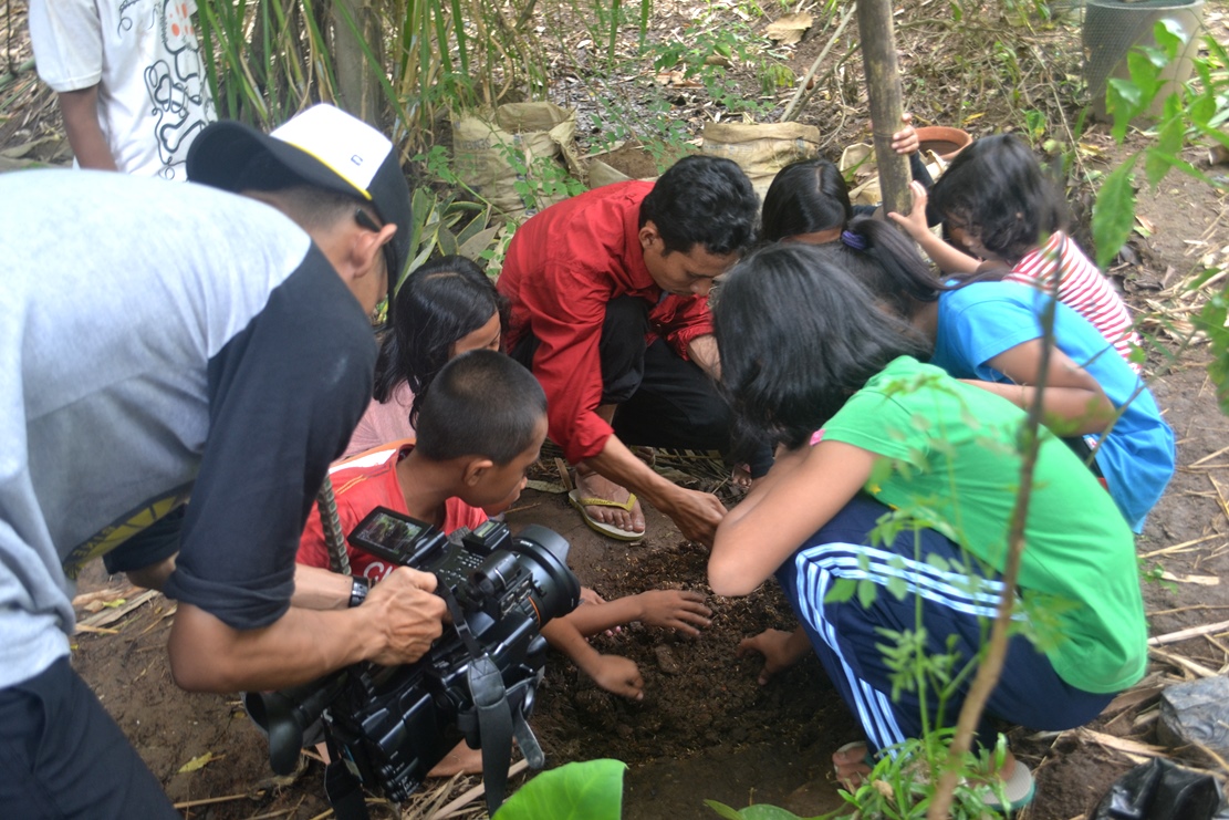 Kelas Komunitas Membenih Sayur di Kebun