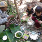 Makan Siang di Kebun