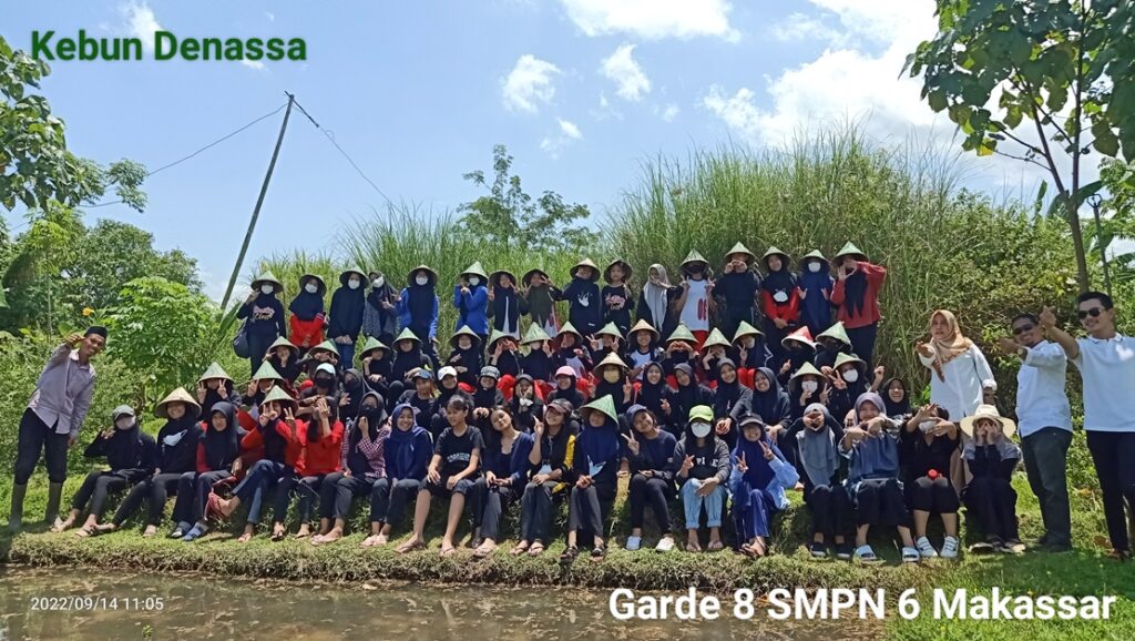 Outing Class SMPN 4 Makassar di Kebun Denassa